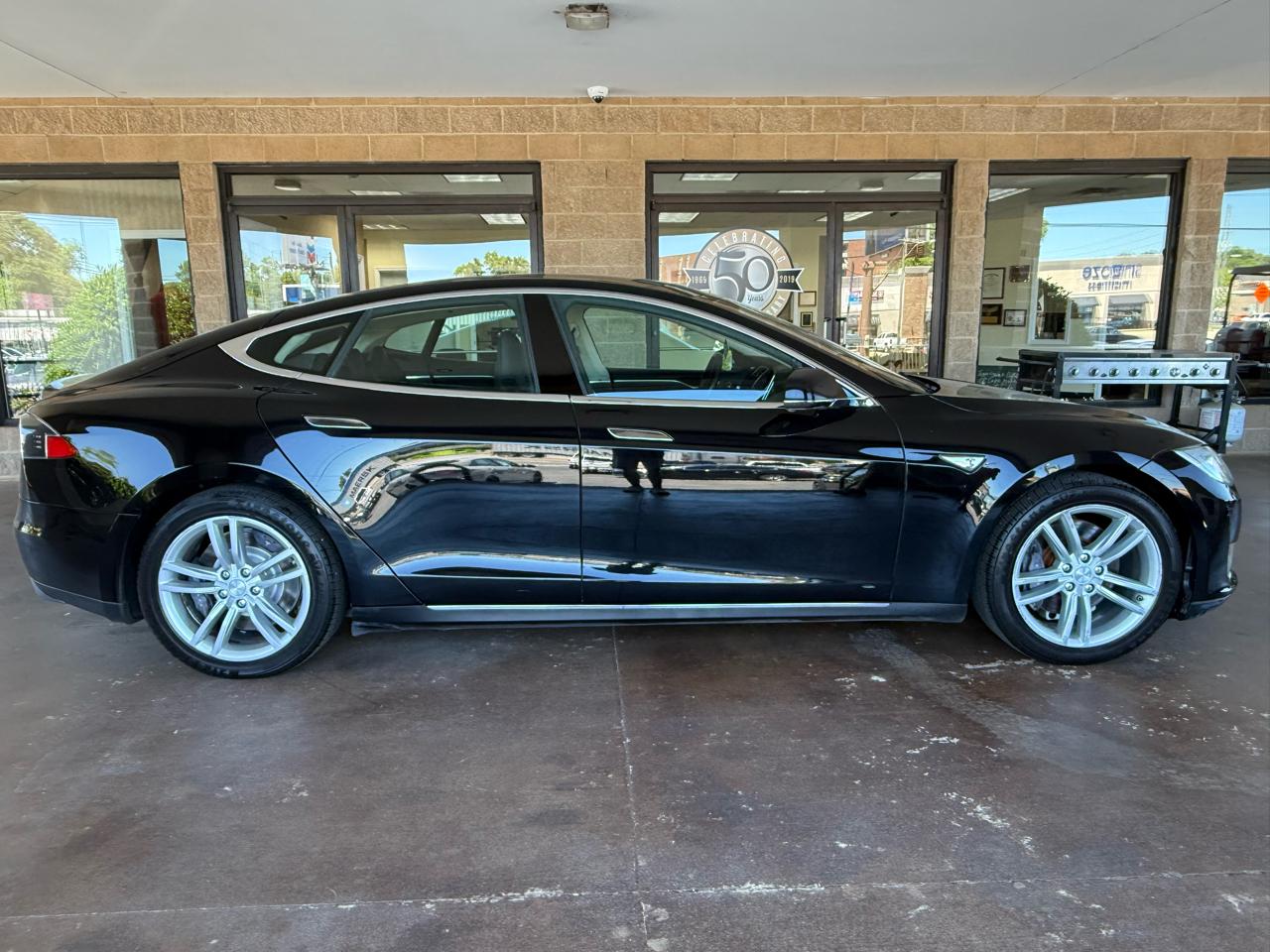 tesla model s 2013 5YJSA1CN3DFP17454 image tesla model s 2013 5YJSA1CN3DFP17454 image